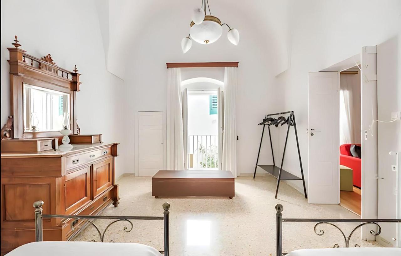 Dimora Luxury Con Terrazza - Centro Storico Ostuni Bagian luar foto