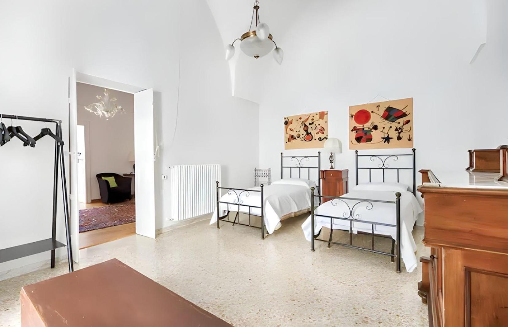 Dimora Luxury Con Terrazza - Centro Storico Ostuni Bagian luar foto
